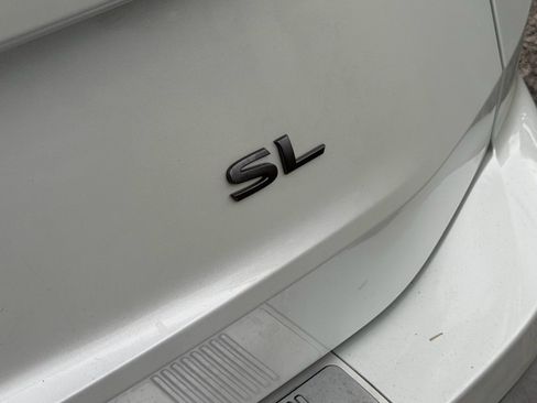 Certified 2024 Nissan Rogue SL FWD image 16