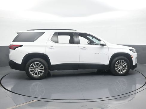 Used 2023 Chevrolet Traverse LT image 7