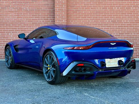 Used 2019 Aston Martin V8 Vantage Coupe image 14