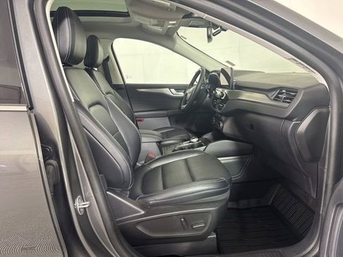 Certified 2022 Ford Escape Titanium w/ Class II Trailer Tow Package image 4