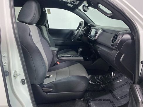 Certified 2022 Toyota Tacoma 4x4 Double Cab image 8