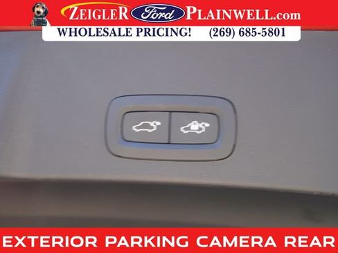 Used 2023 Volvo XC40 B5 Plus w/ Protection Package Premier image 11