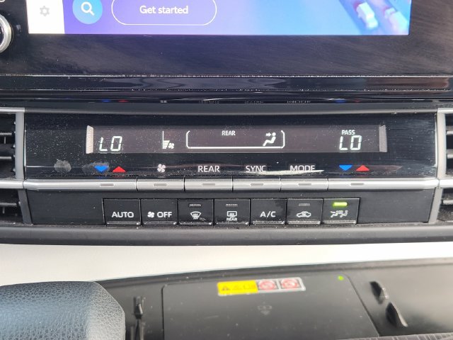 Certified 2025 Toyota Sienna LE FWD image 18