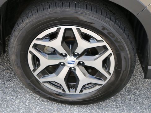 Used 2021 Subaru Forester Premium AWD/4WD image 14