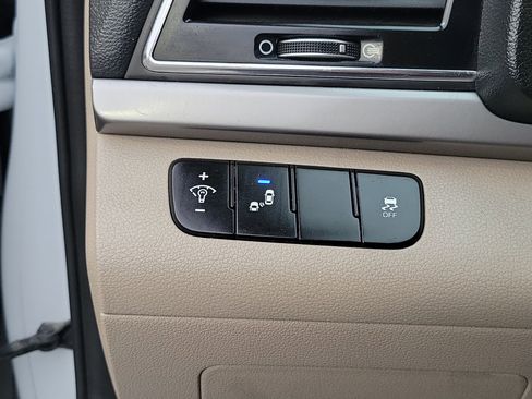 Used 2018 Hyundai Elantra SEL image 16