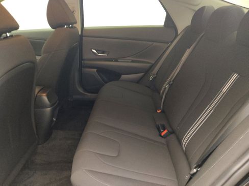 Used 2024 Hyundai Elantra SEL FWD image 18