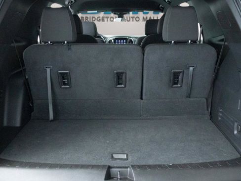 Used 2023 Chevrolet Traverse LT AWD/4WD image 33