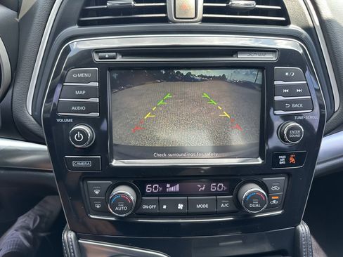 Used 2016 Nissan Maxima SR image 10