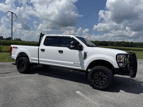 Used 2018 Ford F250 XLT w/ FX4 Off-Road Package AWD/4WD image 5