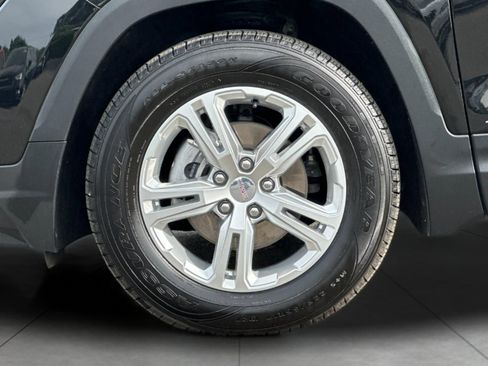 Used 2024 GMC Terrain SLE image 24