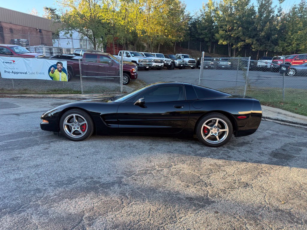 Used 2004 Chevrolet Corvette Coupe RWD image 4