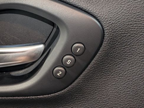 Used 2019 Jeep Cherokee Limited w/ Trailer Tow Group image 41