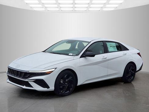 New 2026 Hyundai Elantra Sport image 3