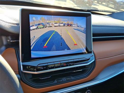 Used 2024 Jeep Compass Limited image 15