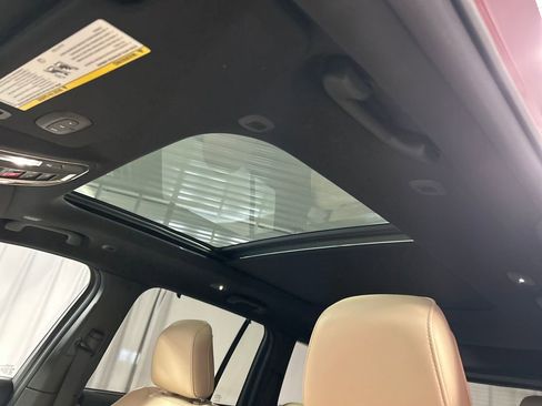 Used 2025 Jeep Grand Cherokee Limited w/ Luxury Tech Group II image 23