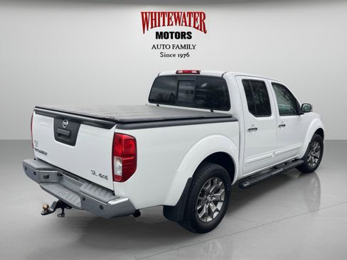 Used 2015 Nissan Frontier SL image 5