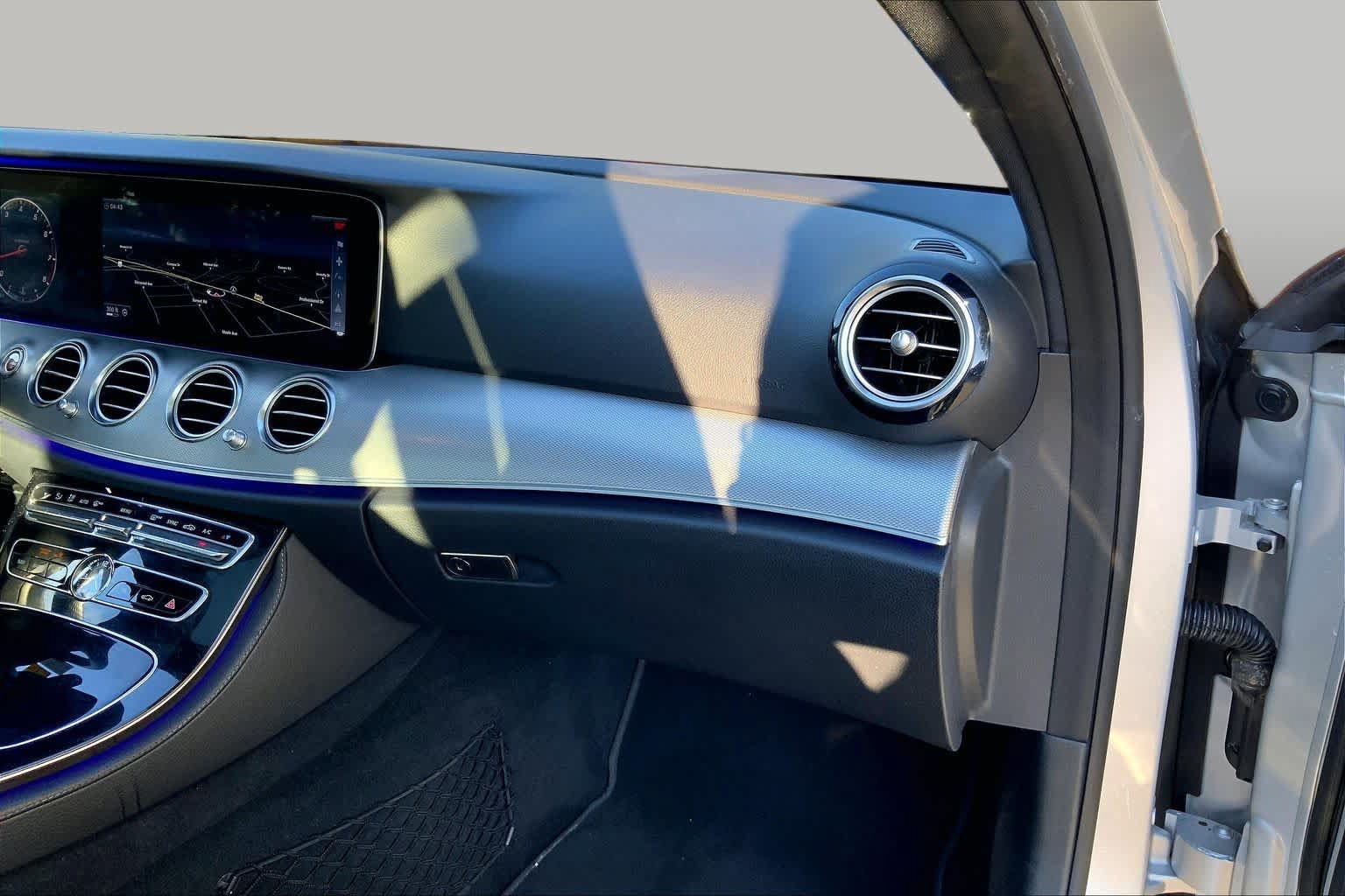 Certified 2017 Mercedes-Benz E 300 4MATIC image 19