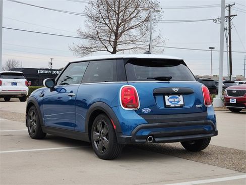 Used 2022 MINI Cooper 2-Door Hardtop image 4