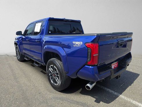 Certified 2025 Toyota Tacoma TRD Sport w/ TRD Sport Premium Package AWD/4WD image 5