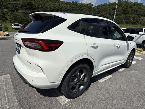 Used 2023 Ford Escape ST-Line w/ Tech Pack #1 AWD/4WD image 5