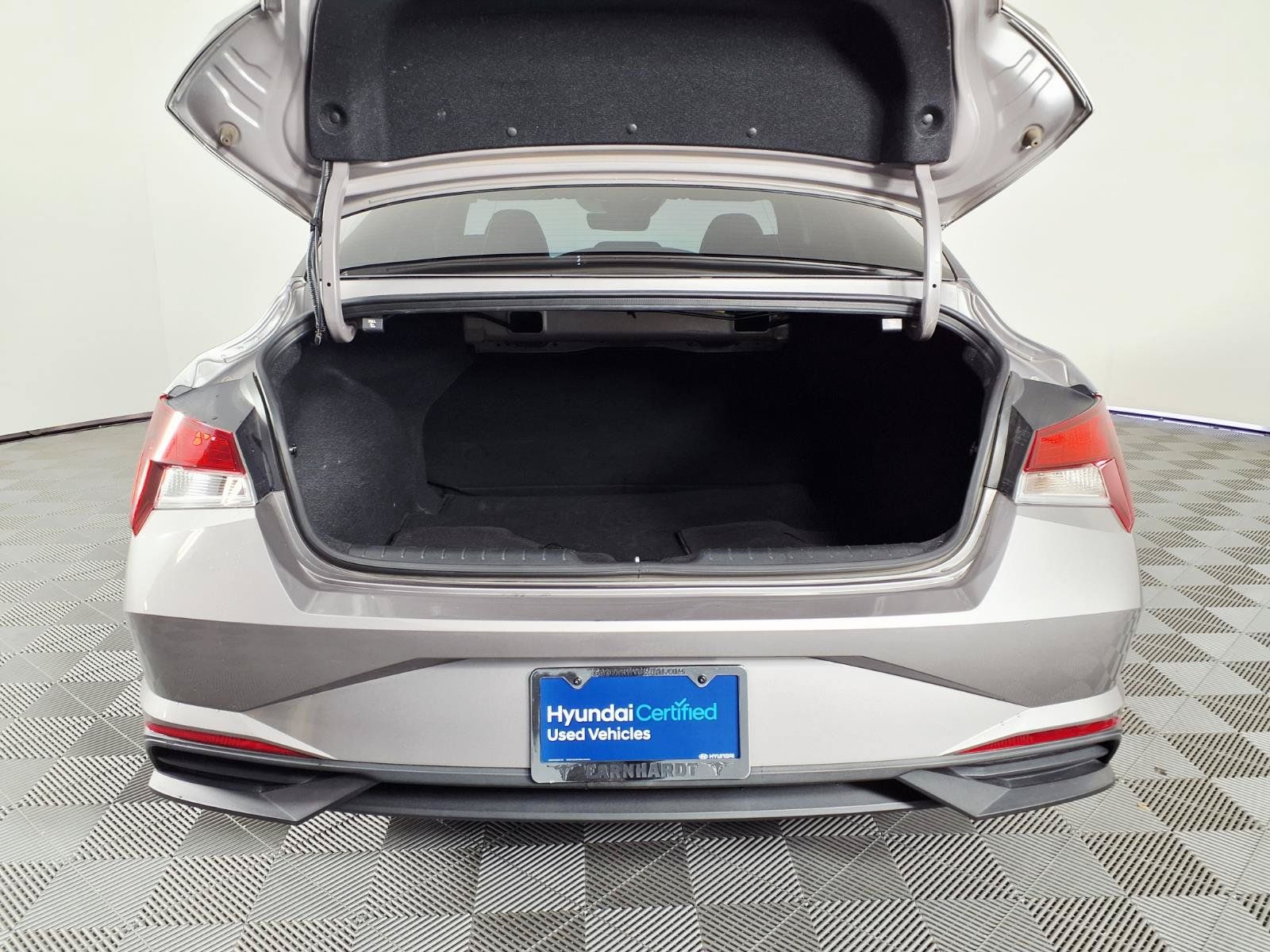 Certified 2023 Hyundai Elantra SEL FWD image 8