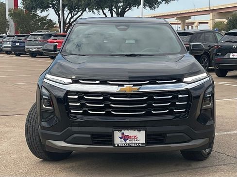Used 2025 Chevrolet Equinox LT FWD image 2