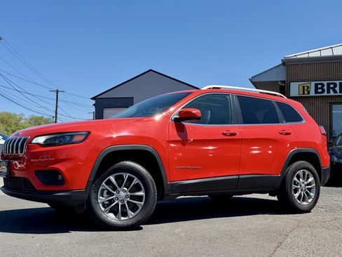 Used 2021 Jeep Cherokee Latitude Plus w/ Sun & Sound Group AWD/4WD image 28