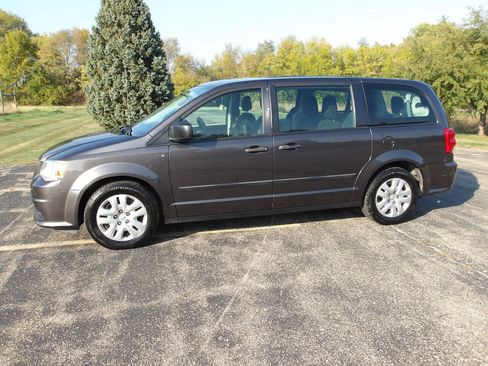 Used 2016 Dodge Grand Caravan American Value Package image 8