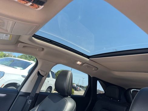 Used 2020 Ford Escape SEL FWD image 6