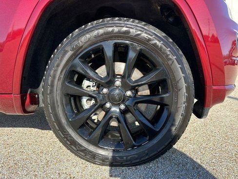 Certified 2021 Jeep Grand Cherokee Laredo X image 52