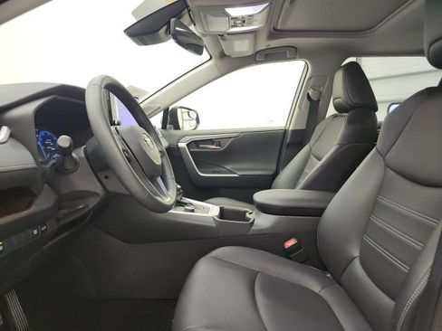 Used 2025 Toyota RAV4 Limited image 15