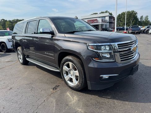 Used 2018 Chevrolet Suburban Premier AWD/4WD image 7