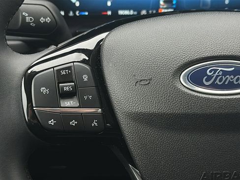 Used 2025 Ford Escape Platinum image 18