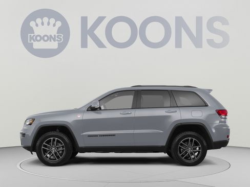 Used 2021 Jeep Grand Cherokee Trailhawk w/ Trailhawk Luxury Group AWD/4WD image 2