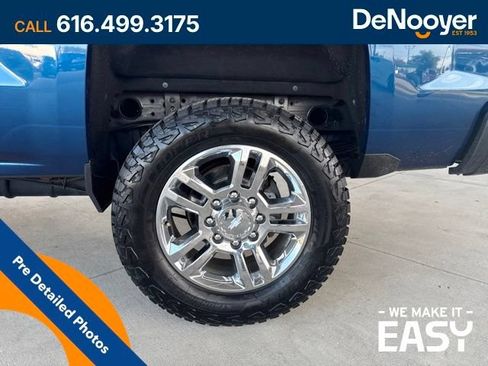 Used 2017 Chevrolet Silverado 2500 High Country w/ Duramax Plus Package AWD/4WD image 7