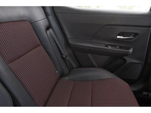 Certified 2025 Nissan Kicks SR FWD image 15