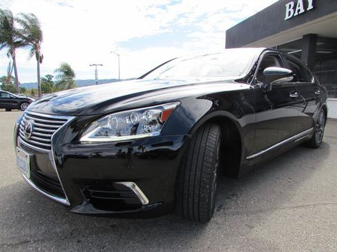 Used 2013 Lexus LS 460 L w/ Ultra Luxury Pkg RWD image 3