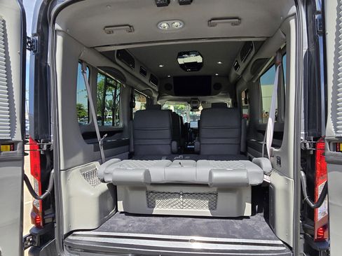 New 2026 Ford Transit 250 148 Medium Roof RWD image 9
