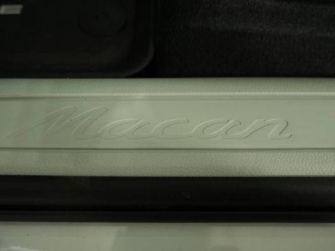 New 2026 Porsche Macan image 32