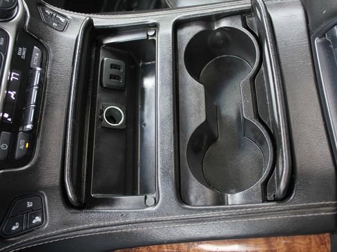 Used 2016 Chevrolet Suburban LTZ image 22