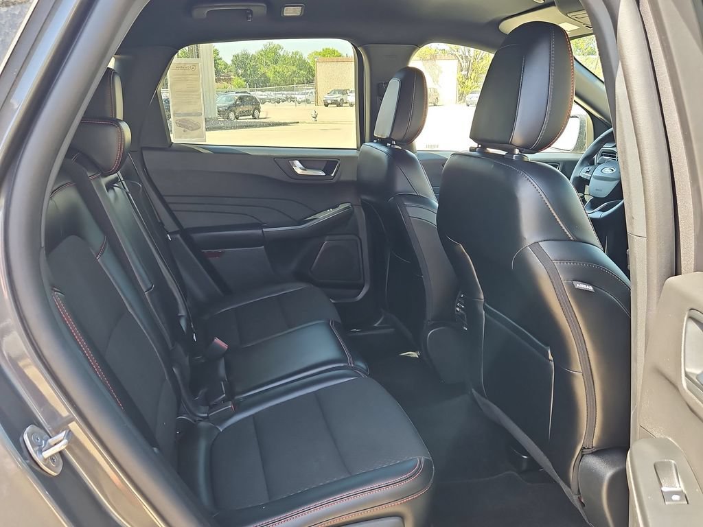 Used 2025 Ford Escape ST-Line AWD/4WD image 30
