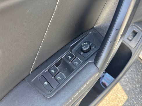 Certified 2024 Volkswagen Tiguan SE AWD/4WD image 12