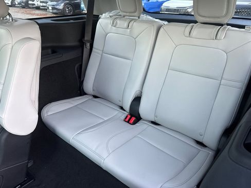 New 2026 Lincoln Aviator AWD w/ Jet Appearance Package image 13