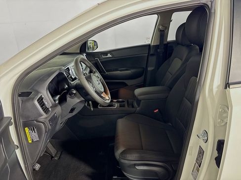 Used 2019 Kia Sportage LX image 11