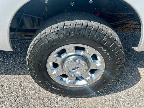 Used 2014 Ford F250 XLT w/ XLT Premium Package AWD/4WD image 16