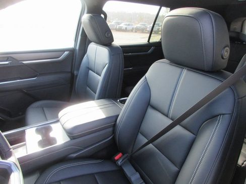 New 2026 GMC Acadia Elevation w/ Elevation Premium Package FWD image 13