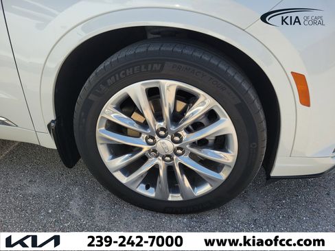 Used 2021 Cadillac XT6 Premium Luxury image 4