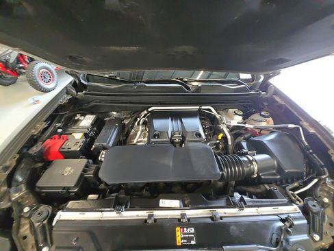 Certified 2024 Chevrolet Colorado Trail Boss w/ Technology Package AWD/4WD image 24