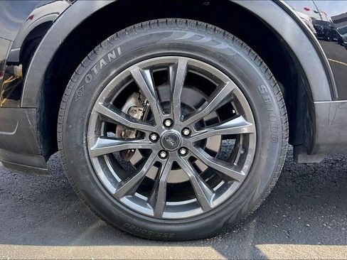 Used 2018 Ford Explorer XLT w/ Equipment Group 202A AWD/4WD image 8