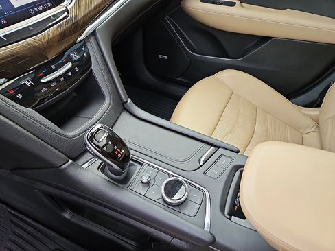 Used 2020 Cadillac XT6 Premium Luxury w/ Platinum Package image 20